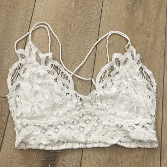 NWOT Sz M Set of 2 Free People Lace Bralettes - 1 Black & 1 White - Picture 3 of 6